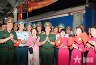 恋恋不舍地送行阅兵、游行力量